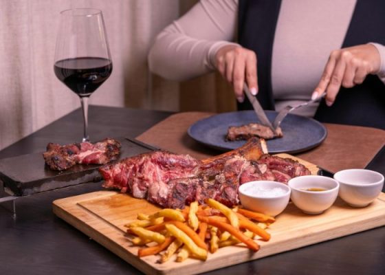 Vang đỏ và cách kết hợp món ăn